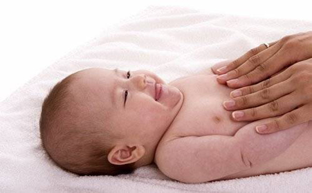 新生儿脐炎的护理需要家长的配合